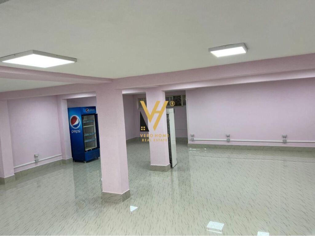 Jepet Ambient Biznesi me qera te Xhamia e Tabakeve 130 m2 3