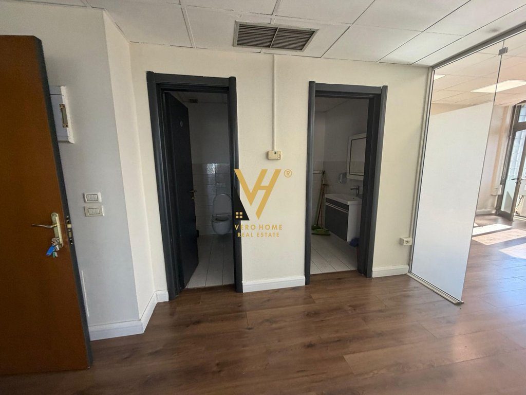 JEPET AMBIENT BIZNESI 100 M2 ME QERA TE SHESHI WILLSON 1.800 EURO 4