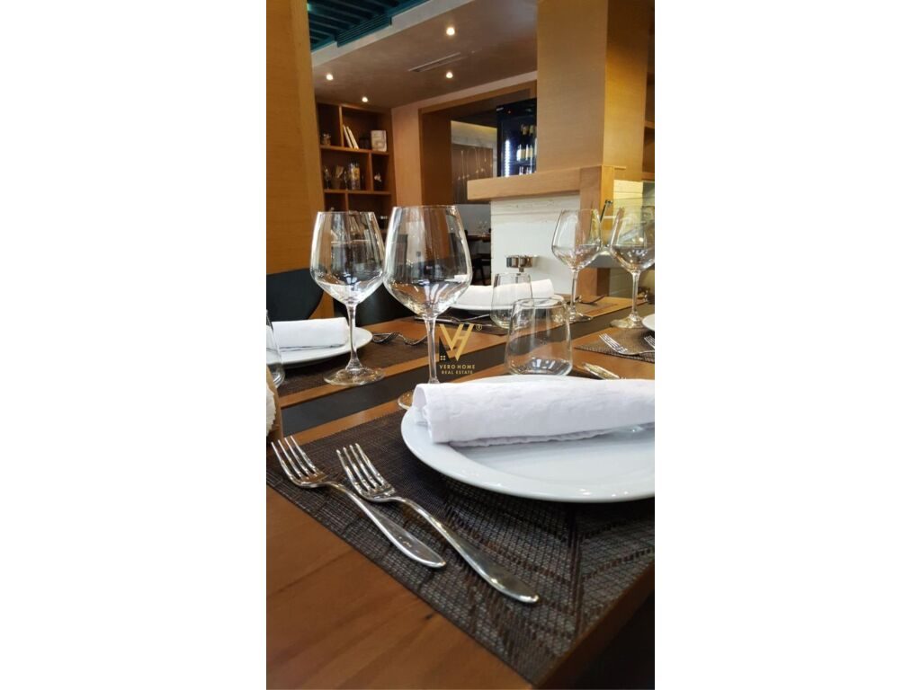 Jepet Bar-Restorant me qera te Rruga e Durresit 157 m2 2