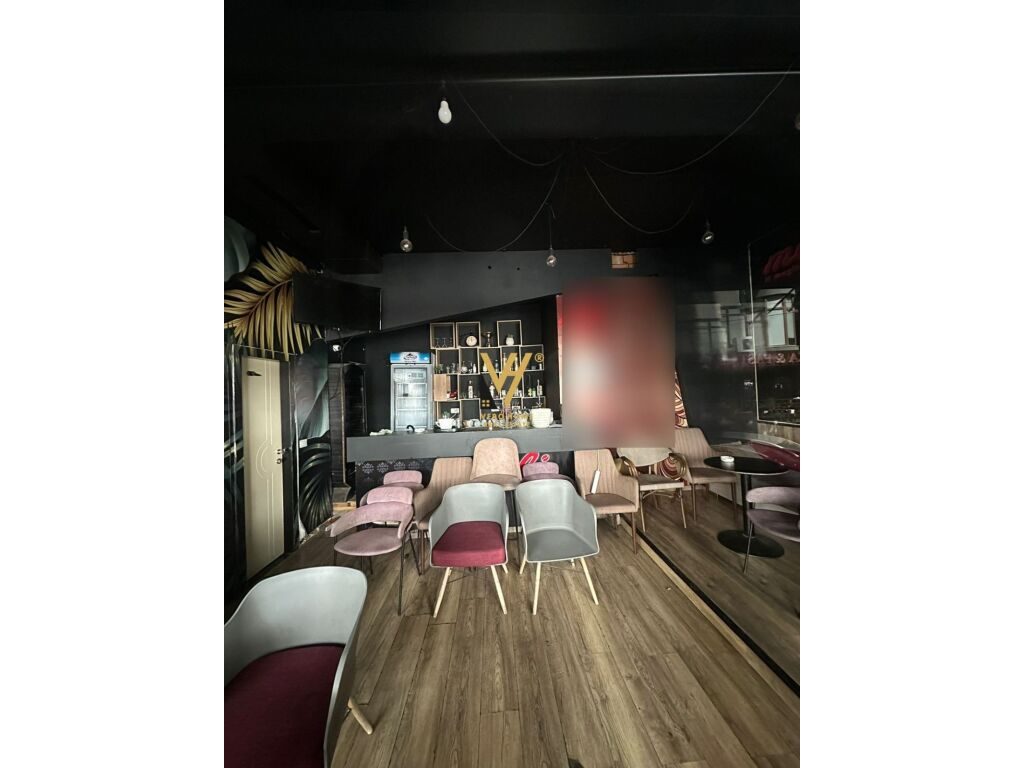 Jepet Ambient Biznesi me qera te 21 Dhjetori 150 m2