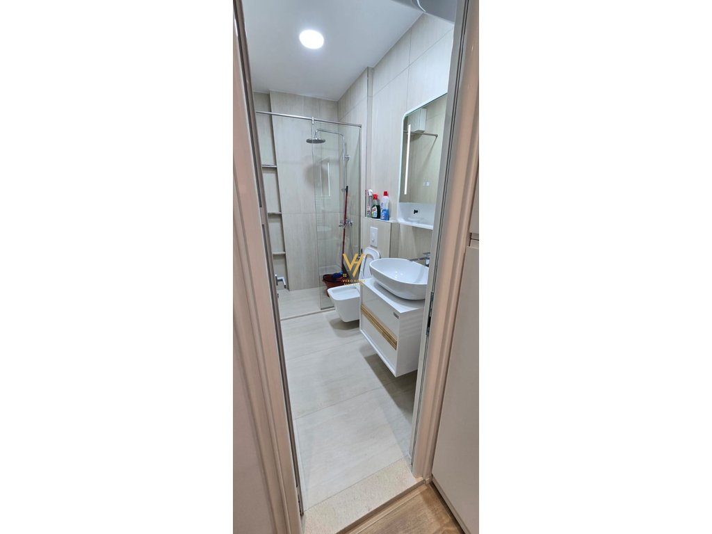 JEPET APARTAMENT 1+1+BLK ME QIRA TE KOMUNA E PARISIT 75.000 LEKE 4
