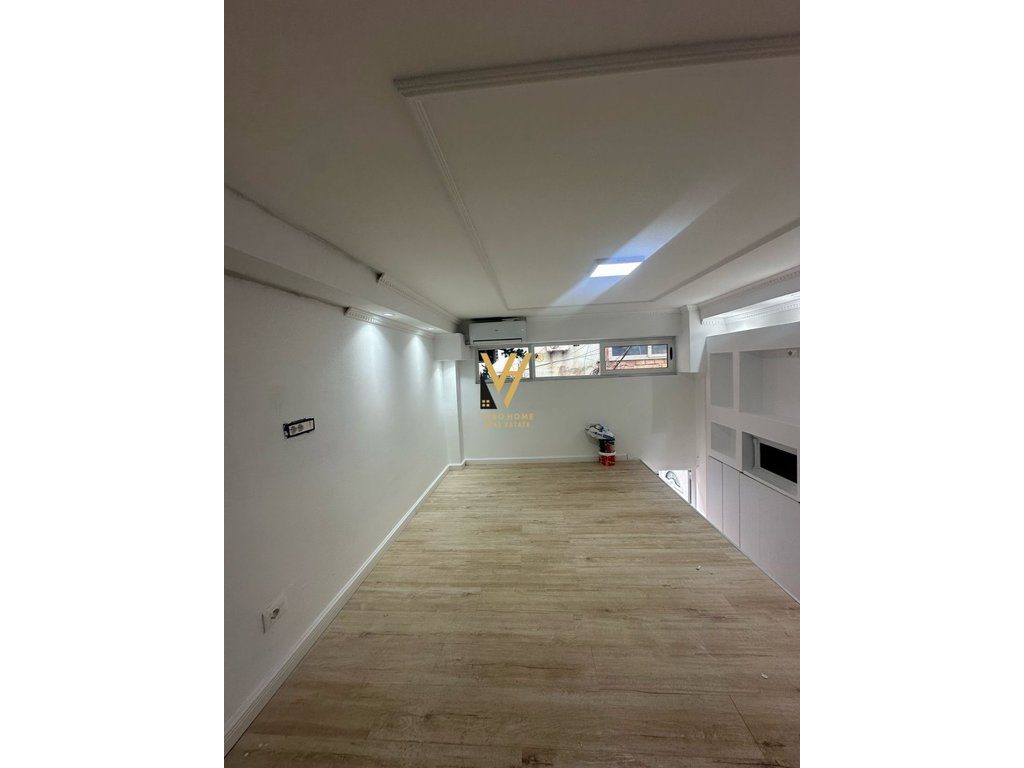 JEPET AMBIENT 40M2 ME QERA NE BLLOK 900 EURO