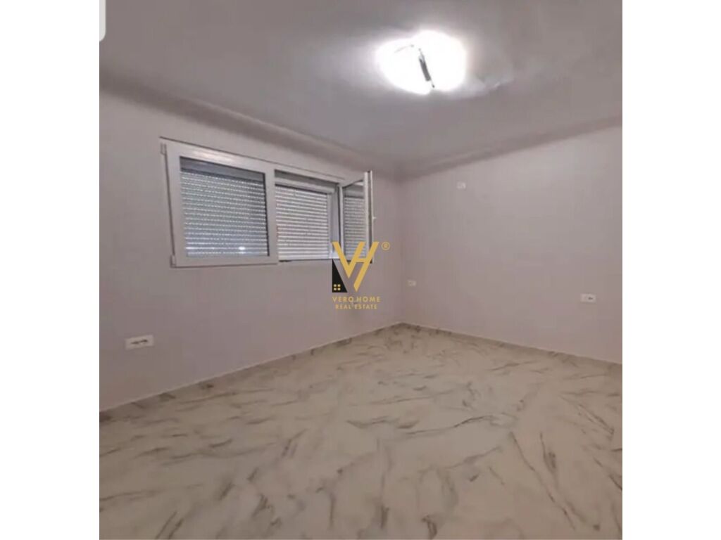 Shitet Apartament 1+1+ballkon ne Vasil Shanto 60 m2 3