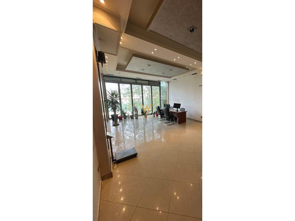 JEPET ZYRE 74 M2 ME QERA TEK ASTIRI 800 EURO 2