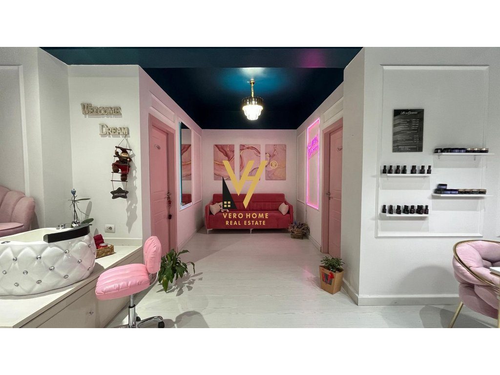 JEPET AMBIENT KOMERCIAL 70 M2 ME QIRA TE MYSLYM SHYRI 80.000 LEKE 2
