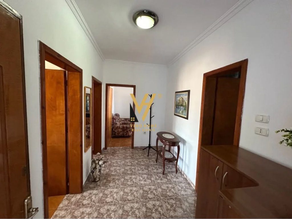 JEPET APARTAMENT 2+1+BLK ME QERA TE SHKOLLA E KUQE 600 EURO 4