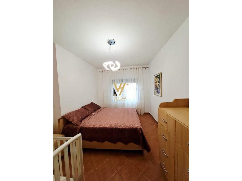 JEPET APARTAMENT 2+1+BLK ME QIRA TE RRUGA HIM KOLLI 60.000 LEKE 4
