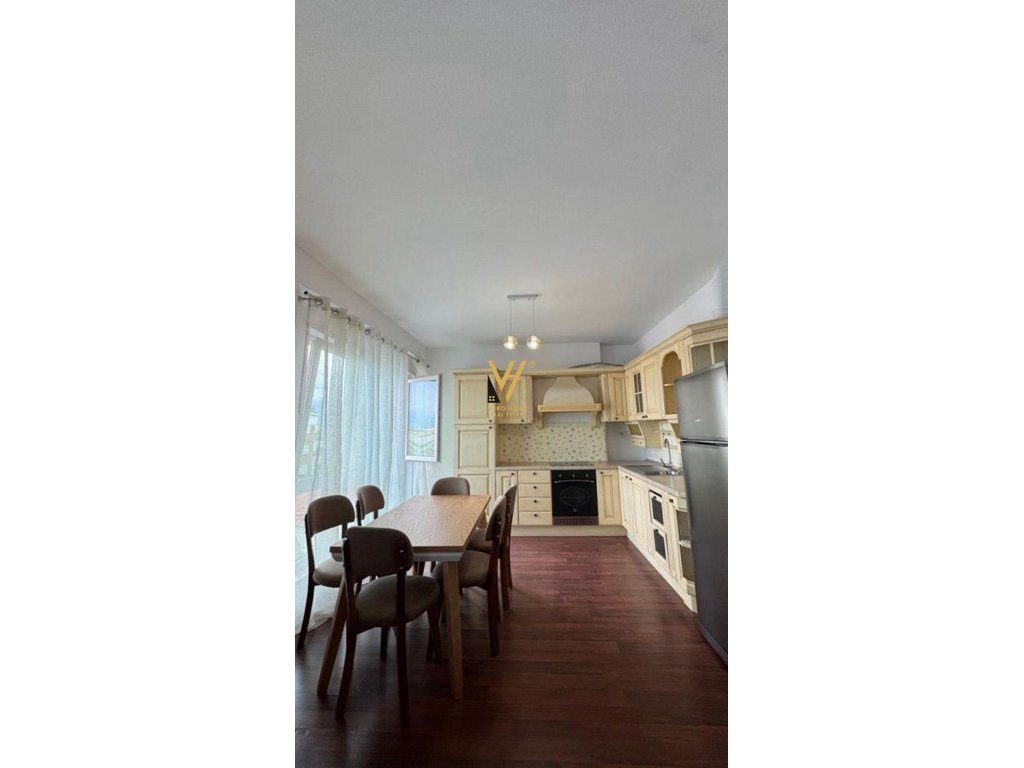 JEPET APARTAMENT 2+1 ME QERA TE KODRA E DIELLIT 1, 700 EURO 2