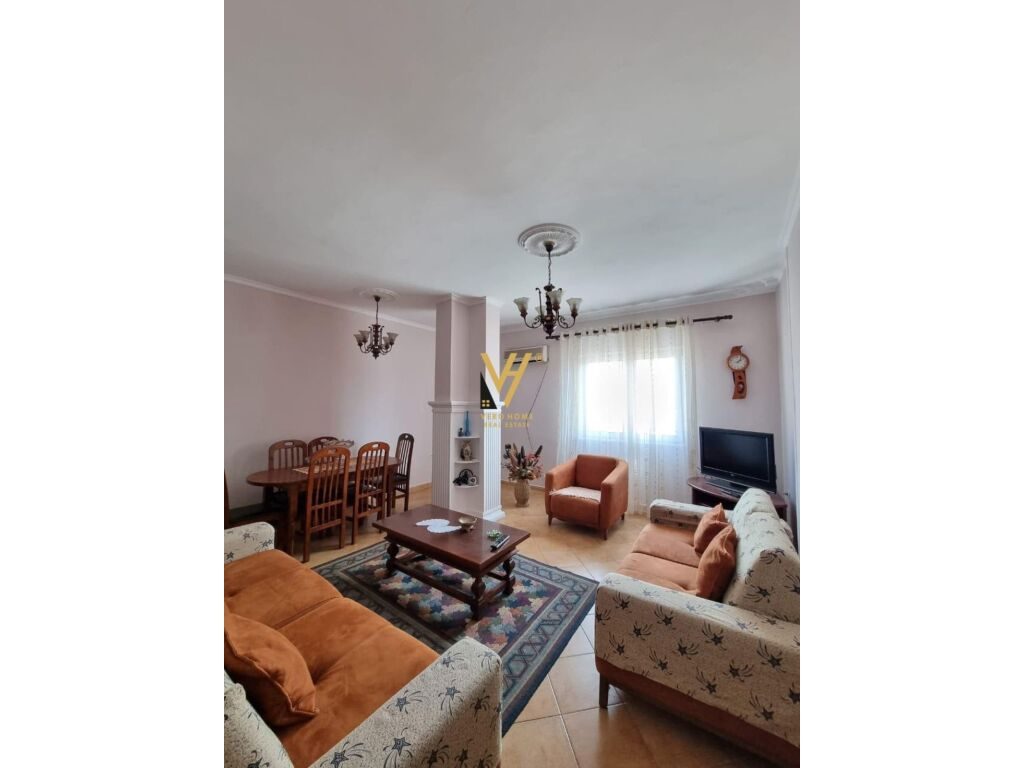 Jepet Apartament 2+1+ballkon me qera ne Qender 100 m2
