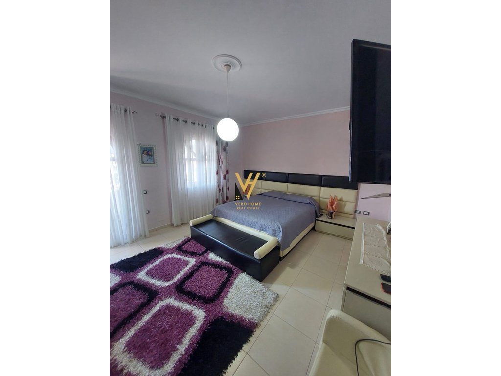 SHITET VILE 3 KATESHE+ SHTEPI 1-KATESHE NE SHKOZE 600.000 EURO 4