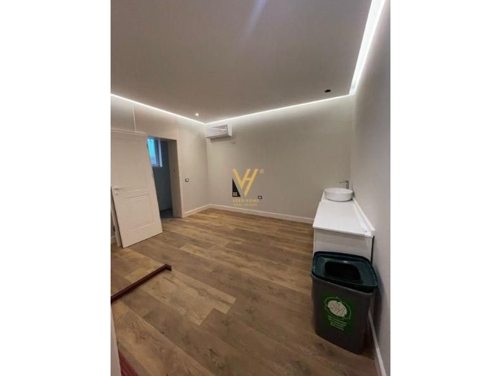 JEPET DYQAN 70 M2 ME QIRA TE KOMUNA E PARISIT 1.500 EURO 2