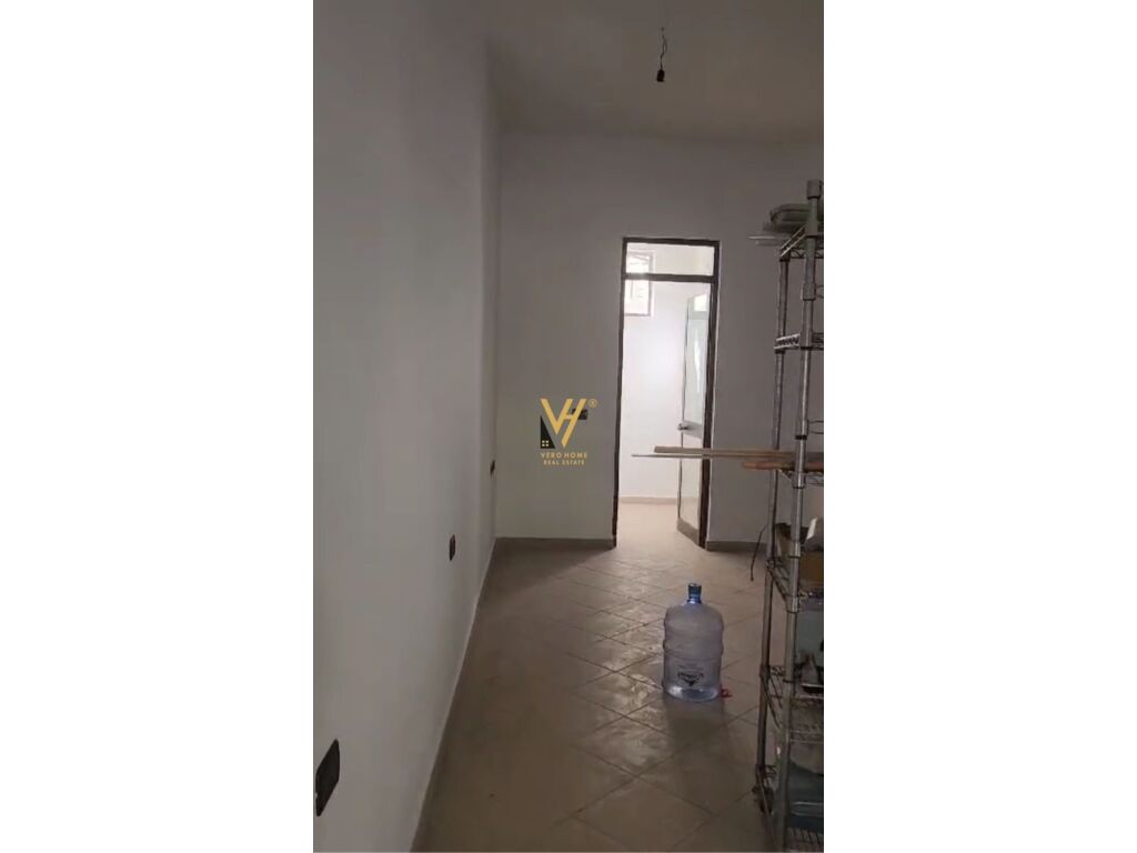Jepet Ambient Biznesi me qera prane Shkolles Harry Fultz 85 m2 3