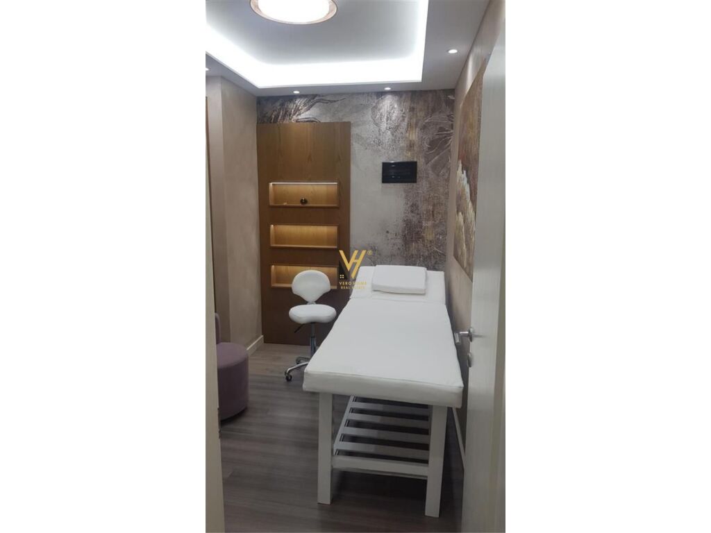 Jepet dyqan me qera te Brryli 50 m2 4