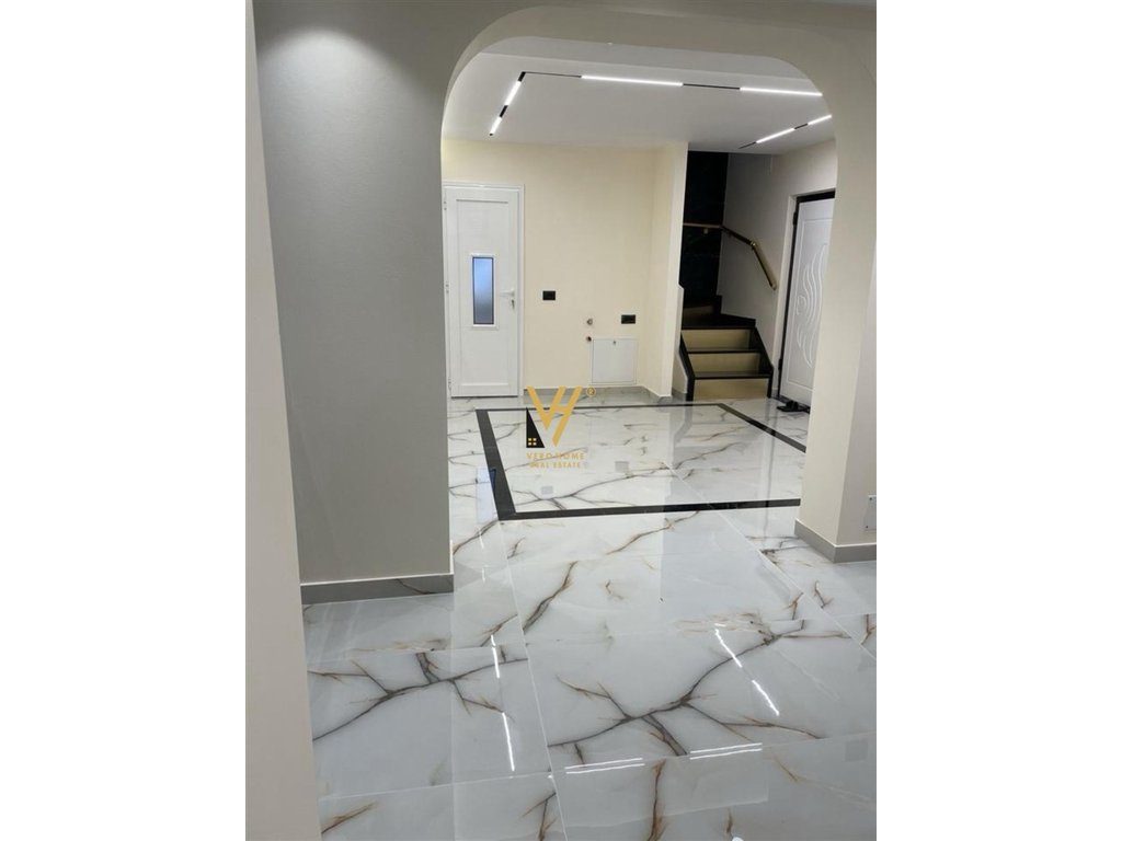 JEPET AMBIENT 80M2 ME QERA TE RRUGA E ELBASANIT 1.000 EURO 4
