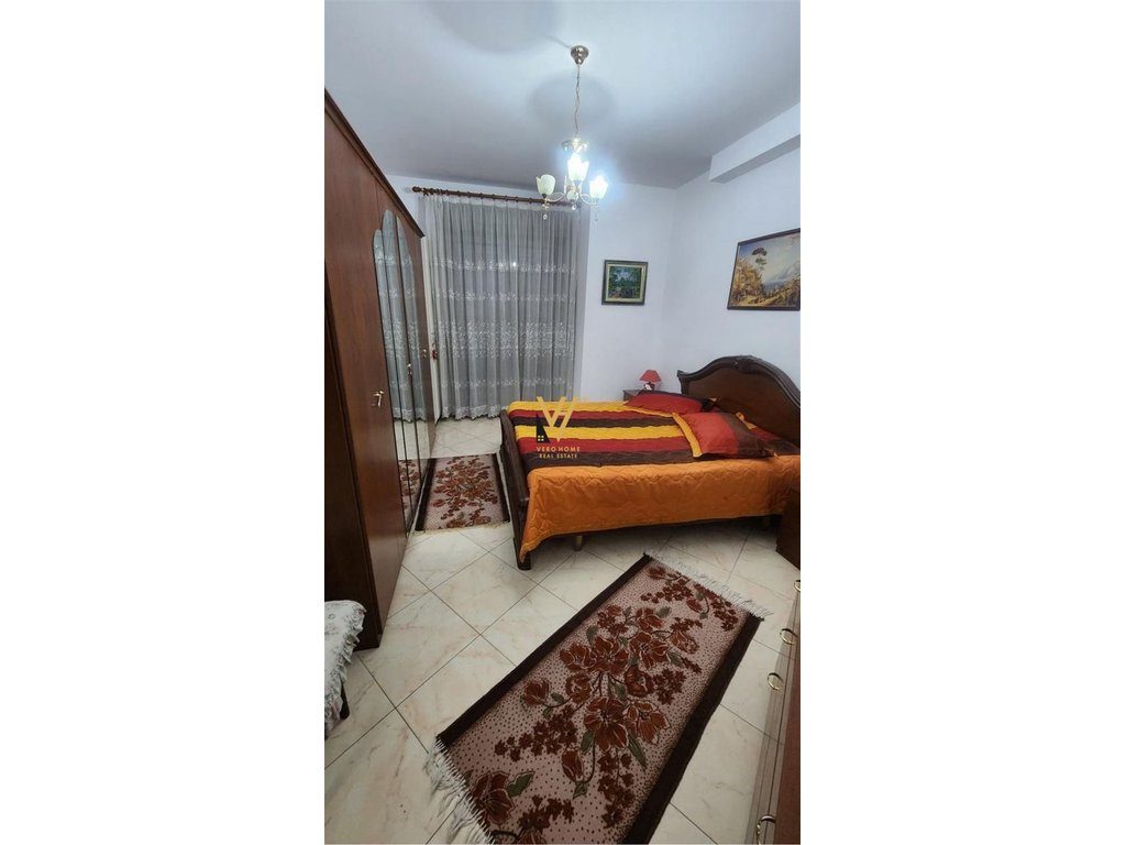 JEPET APARTAMENT 2+1+BLK ME QERA NE QENDER 80.000 LEKE 4