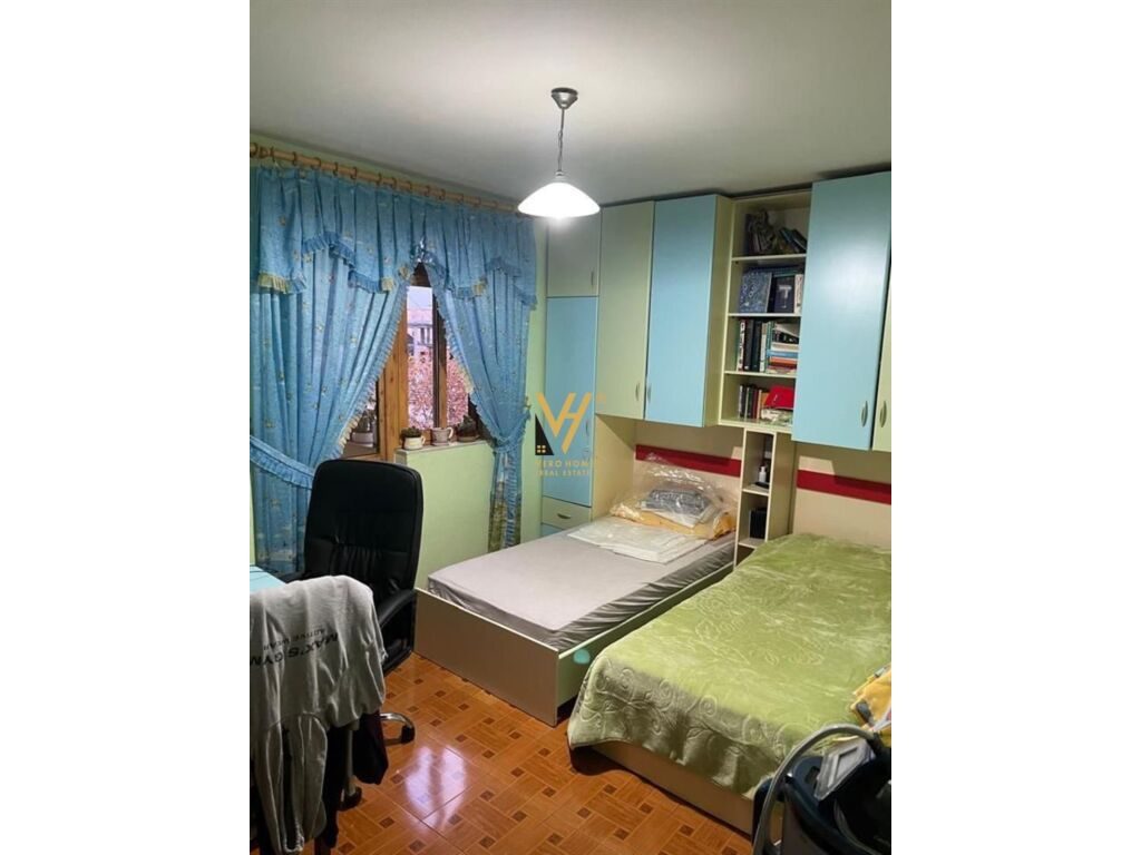 Jepet Apartament 3+1+2+ballkon me qera te Gjimnazi Cajupi 95 m2 4