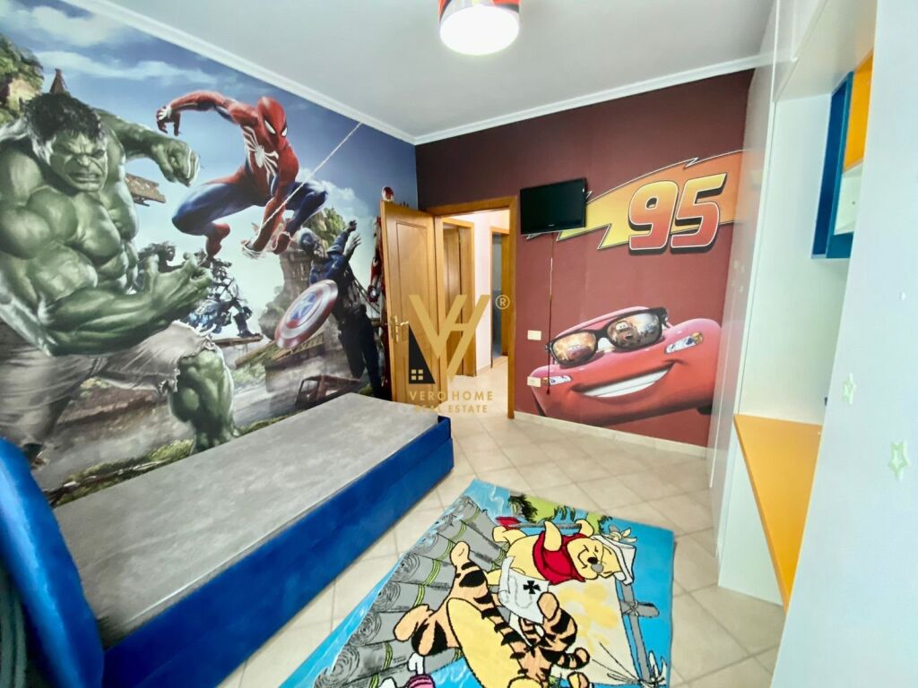 Jepet Apartament 2+1 me qera te Rruga e Durresit 110 m2