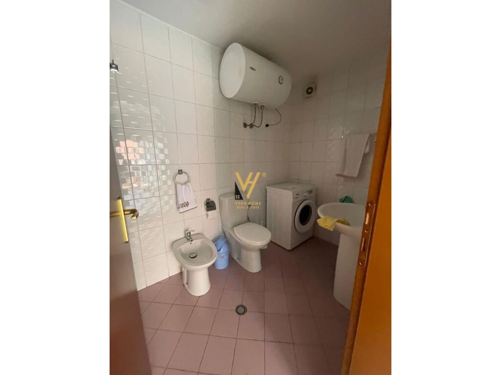 Jepet Apartament 2+1+2 me qera te Rruga e Barrikadave 100m2