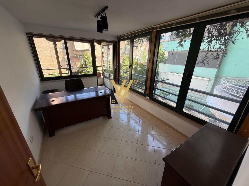 JEPET ZYRE 125 M2 ME QERA NE ISH-BLLOK 1.500 EURO 2