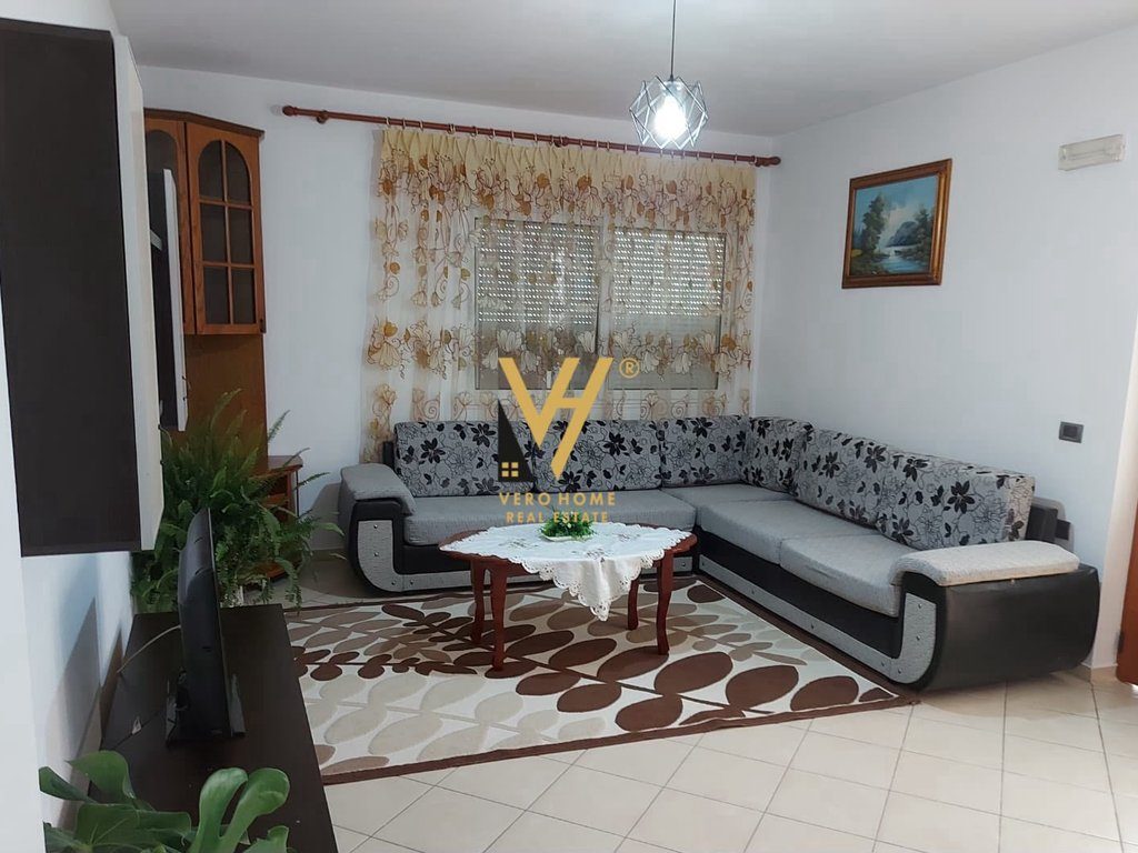 JEPET APARTAMENT 2+1+BLK ME QERA TE STACIONI TRENIT 50.000 LEKE