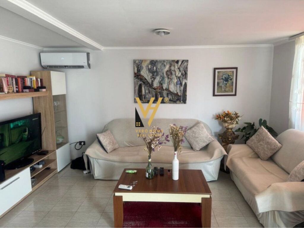 Jepet Apartament 1+1+ballkon me qera te Rruga Bardhyl 100 m2