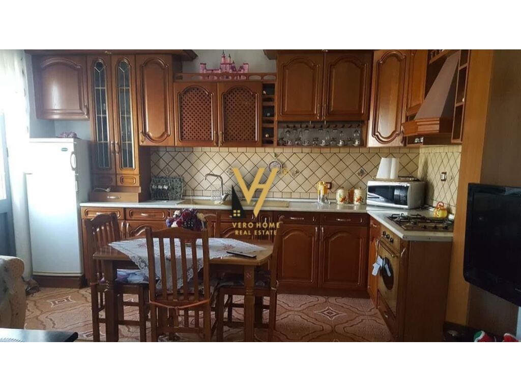 Shitet vile tre katshe ne Paskuqan 1390 m2 4