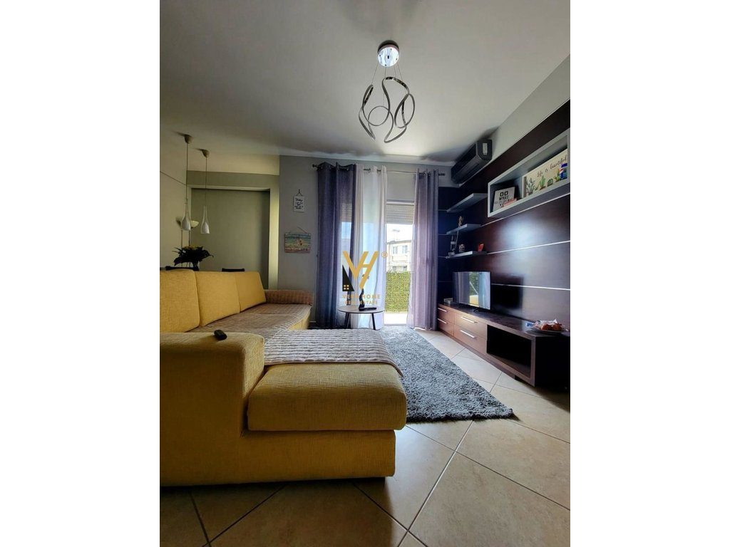 JEPET APARTAMENT 1+1+BLK ME QERA TE ALI DEMI 45.000 LEKE 2