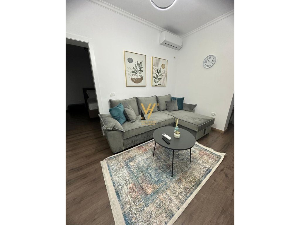 JEPET APARTAMENT 1+1 ME QERA TE 21 DHJETORI 59.000 LEKE