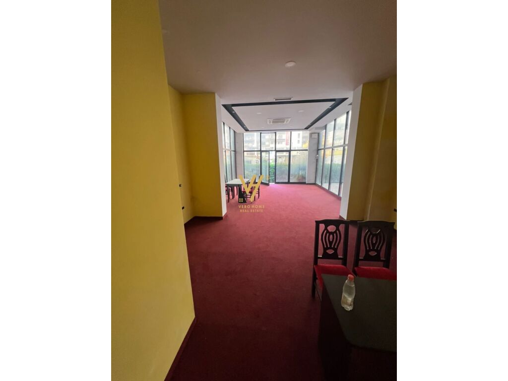 Shitet dyqan ne Kamez 60 m2