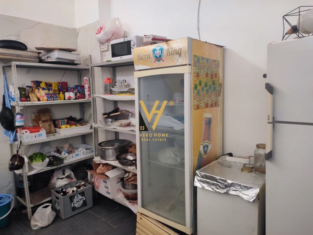 Shitet Bar-Restorant ne Golem 200 m2 3