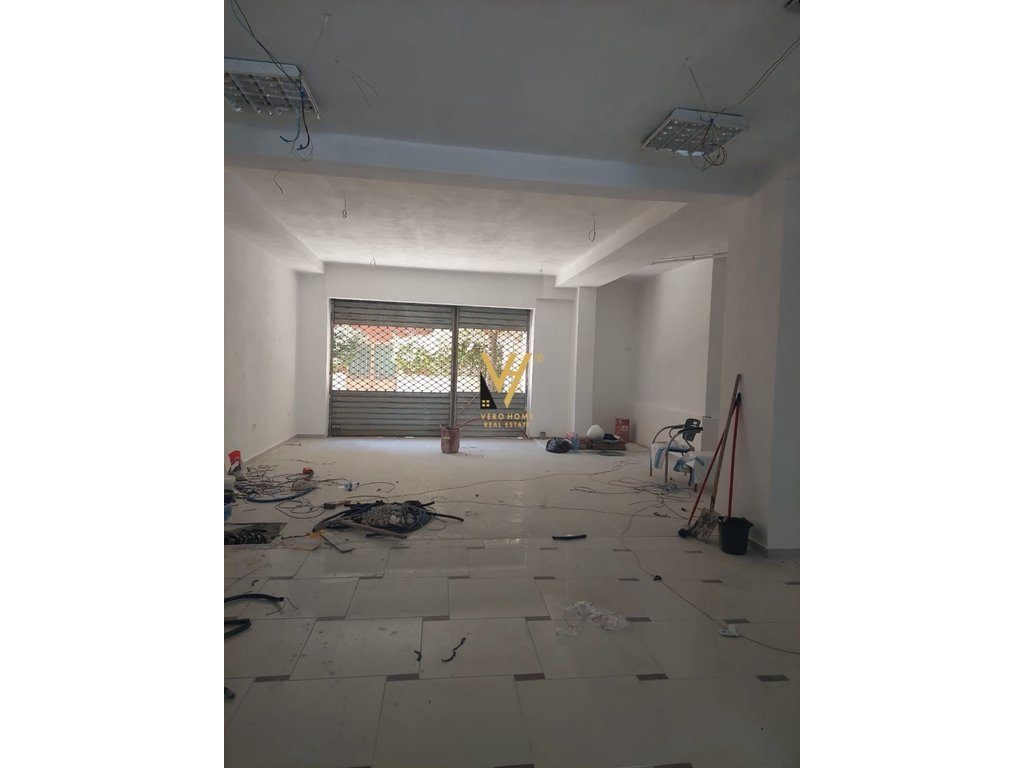 JEPET AMBIENT BIZNESI 150 M2 ME QERA NE SELITE 150.000 LEKE 3