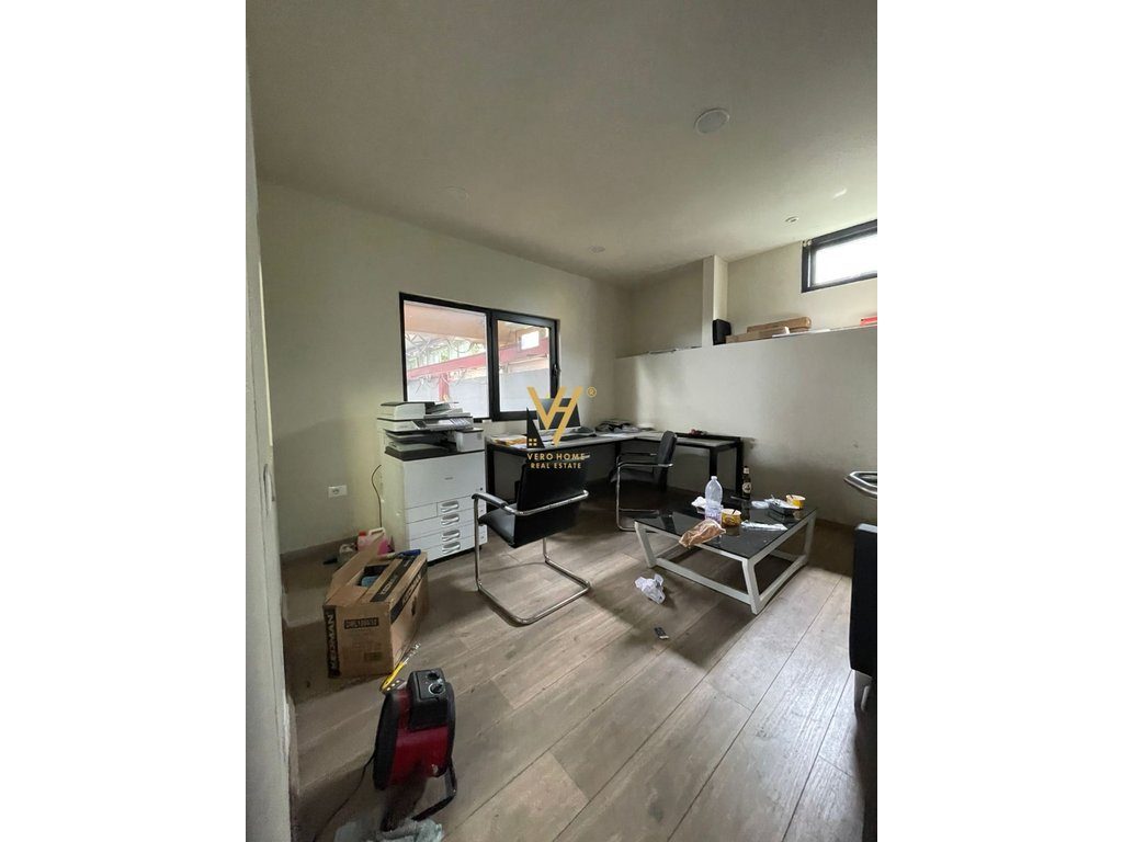 SHITET KAPANON 700 M2 TE RRUGA PJETER BUDI 680.000 EURO