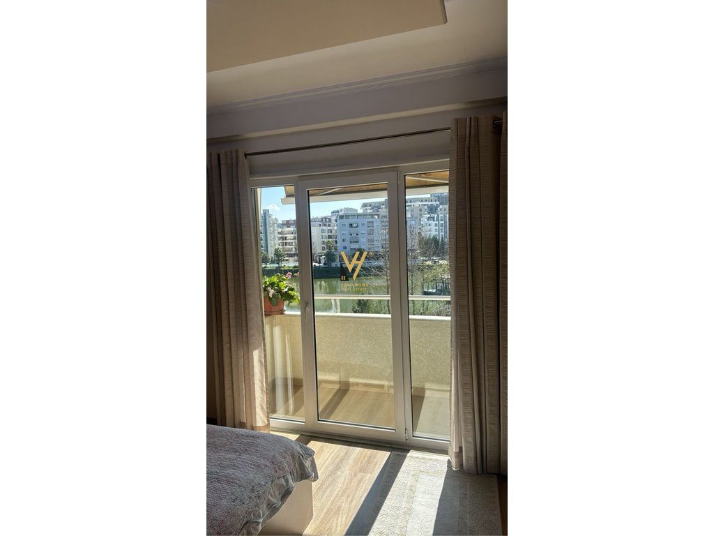 SHITET APARTAMENT 2+1+2+2BLK TE LIQENI I THATE 4