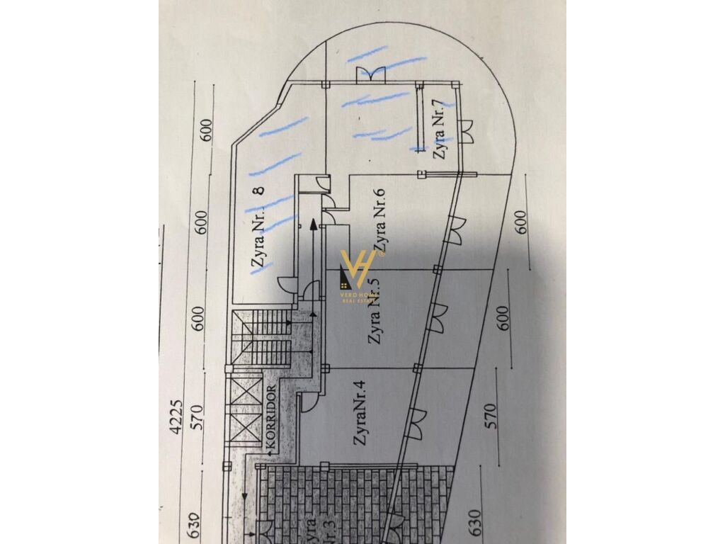Jepet Zyre me qera te Komuna e Parisit 150 m2 3