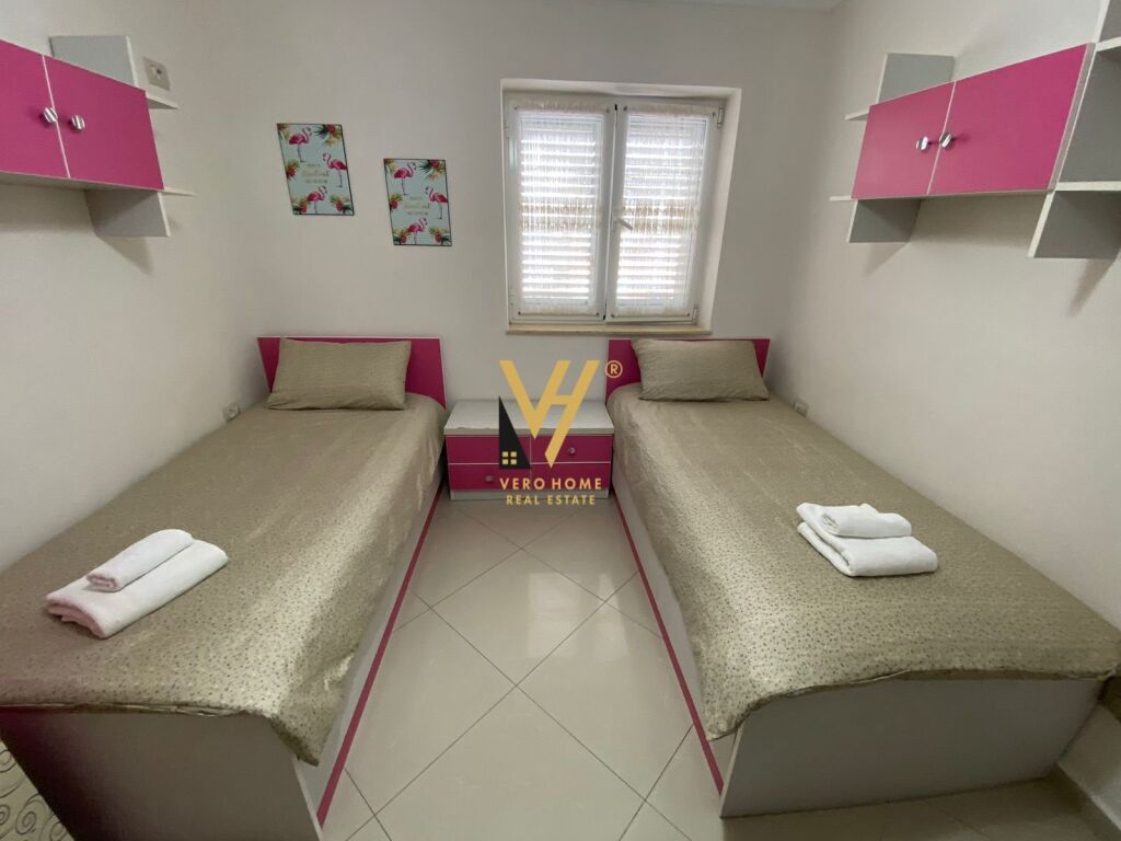 Jepet Apartament 3+1 me qera te Pazari i Ri 90 m2 3