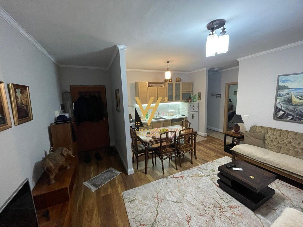 JEPET APARTAMENT 2+1+BLK ME QERA TE DELIJORGJI 800 EURO 3