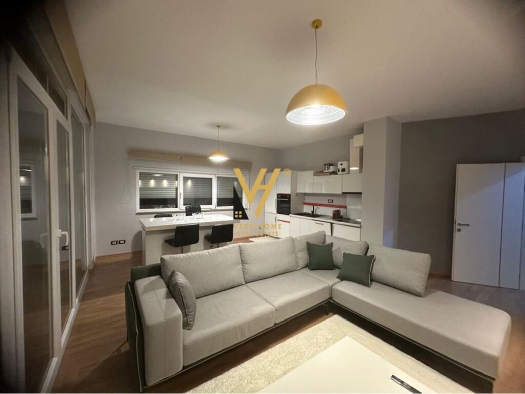 Jepet Apartament 2+1+2+ballkon me qera te Kopshti Botanik 110 m2