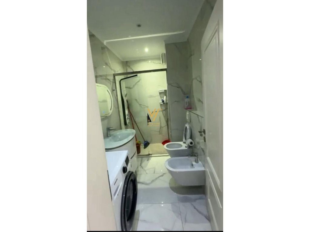 JEPET APARTAMENT 2+1+2 ME QERA NE XHAMLLIK 1.100 EURO 4