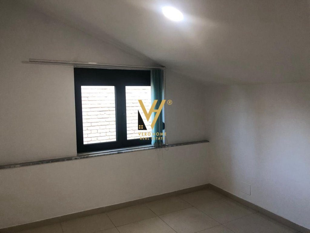JEPET AMBIENT 230 M2 ME QIRA NE BRRYL 1.500 EURO 3