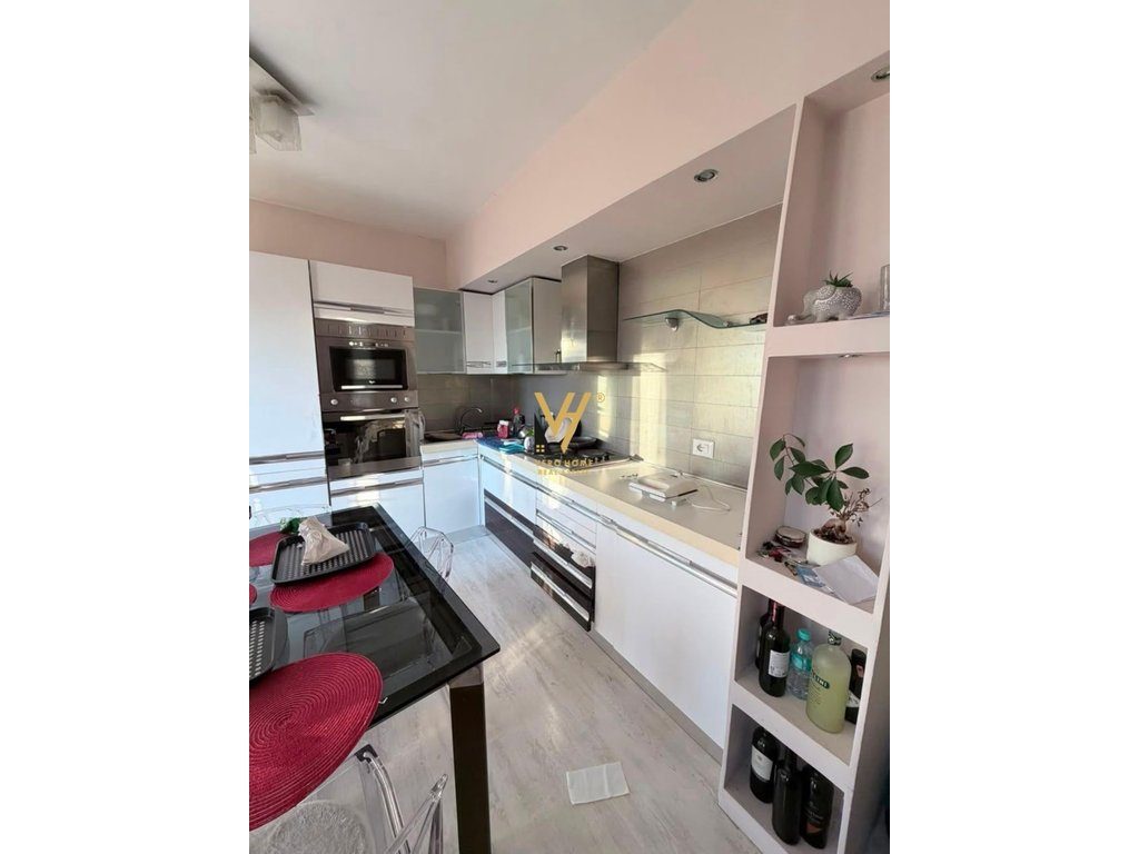 JEPET APARTAMENT 1+1+BLK ME QERA TEK MARTENITETI I RI 60.000 LEKE 2
