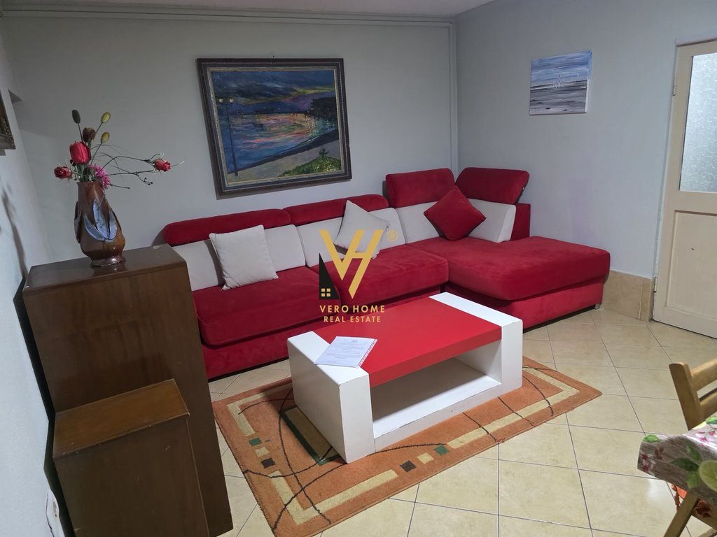 JEPET APARTAMENT 1+1 ME QERA TE MYSLYM SHYRI 45.000 LEKE