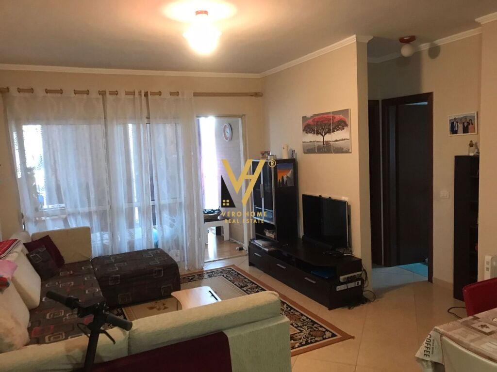 Jepet Apartament 2+1+ballkon me qera te Ish Fusha e Aviacionit 87 m2 4