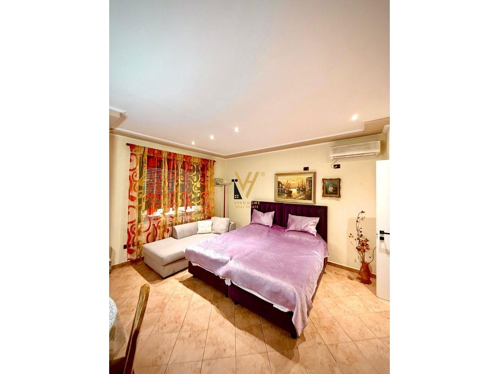 JEPET GARSONIERE 35 M2 ME QIRA NE QENDER 55.000 LEKE 2