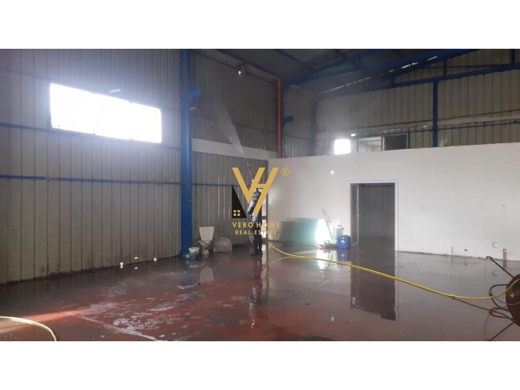Shiten dy kapanpne + shtepi private te City Park 4150 m2