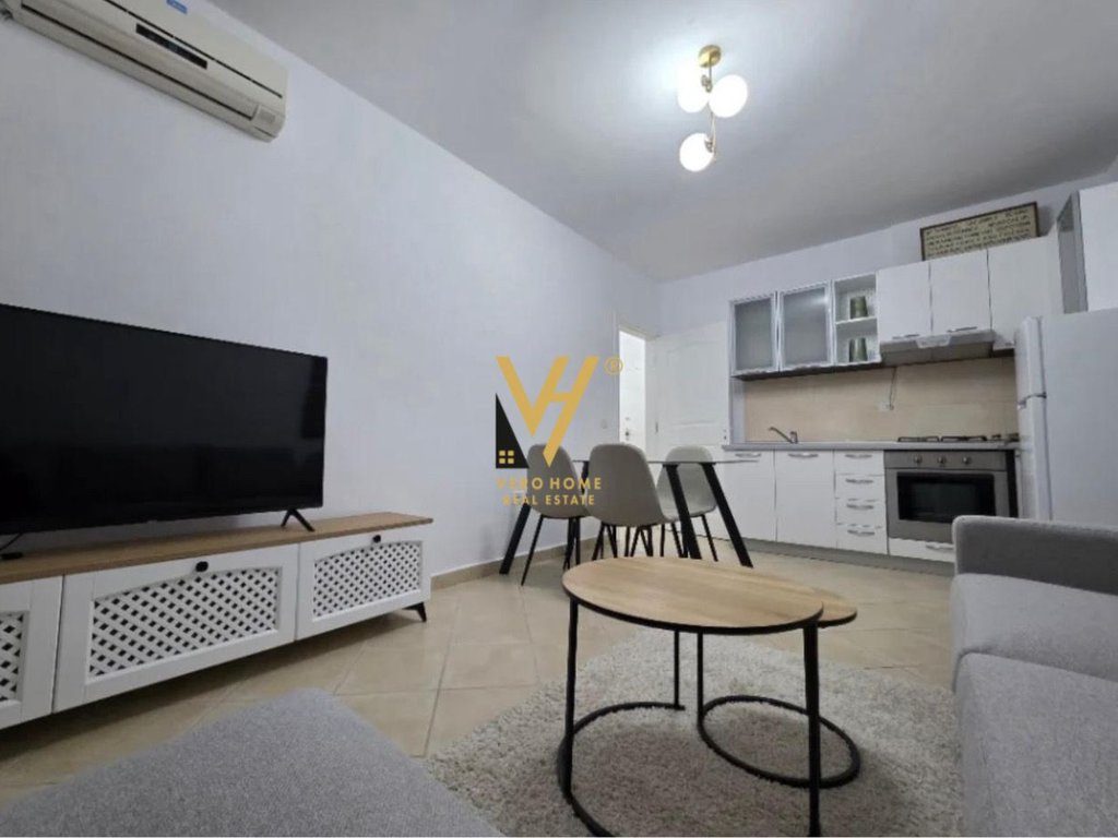 JEPET APARTAMENT 1+1+BLK ME QERA TE ISH EKSPOZITA 650 EURO 2