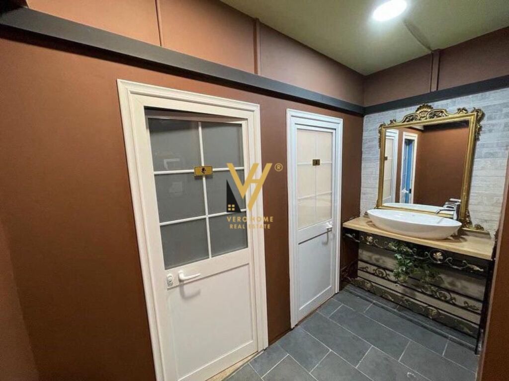 Shitet Bar-Restorant ne Bllok 220 m2 4