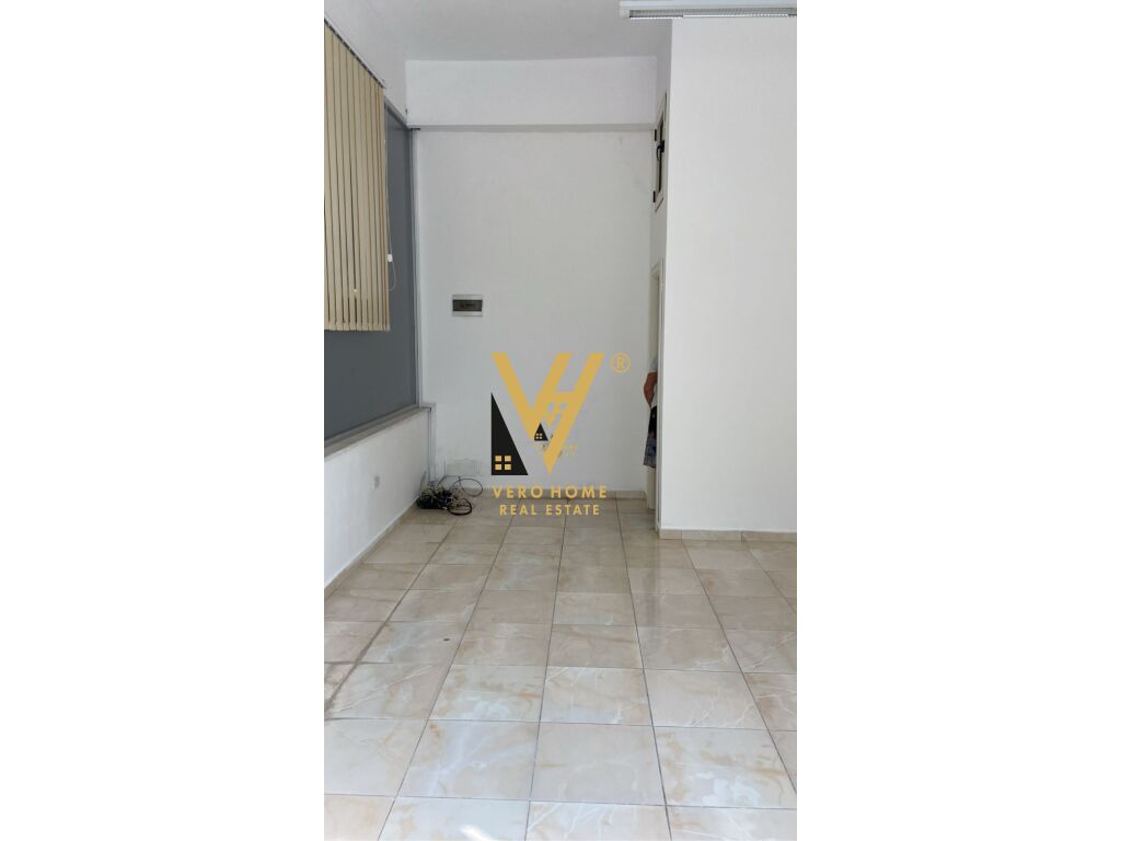 JEPET DYQAN 30 M2 ME QERA NE ASTIR 300 EURO 2