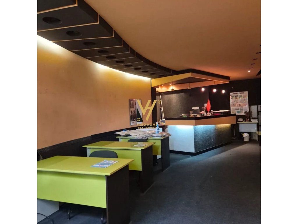 JEPET AMBIENT BIZNESI 60 M2 ME QERA TE RRUGA ISLAM ALLA 600 EURO