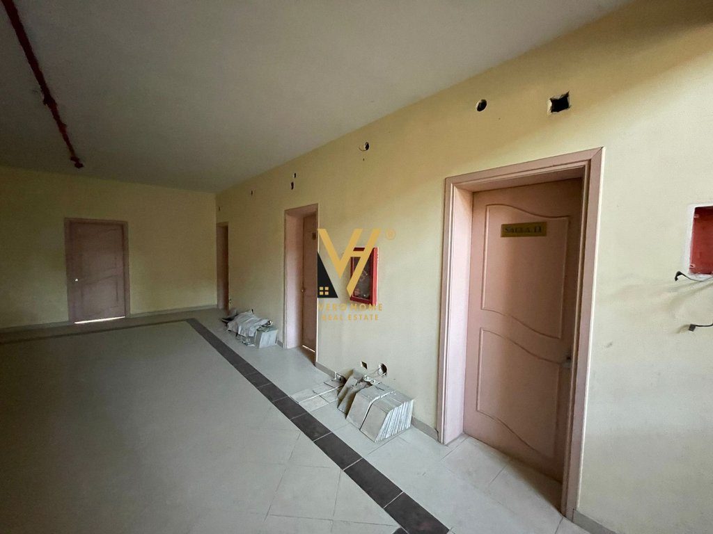 JEPET GODINE BIZNESI 2500 M2 ME QERA NE SELITE 13.000 EURO 4