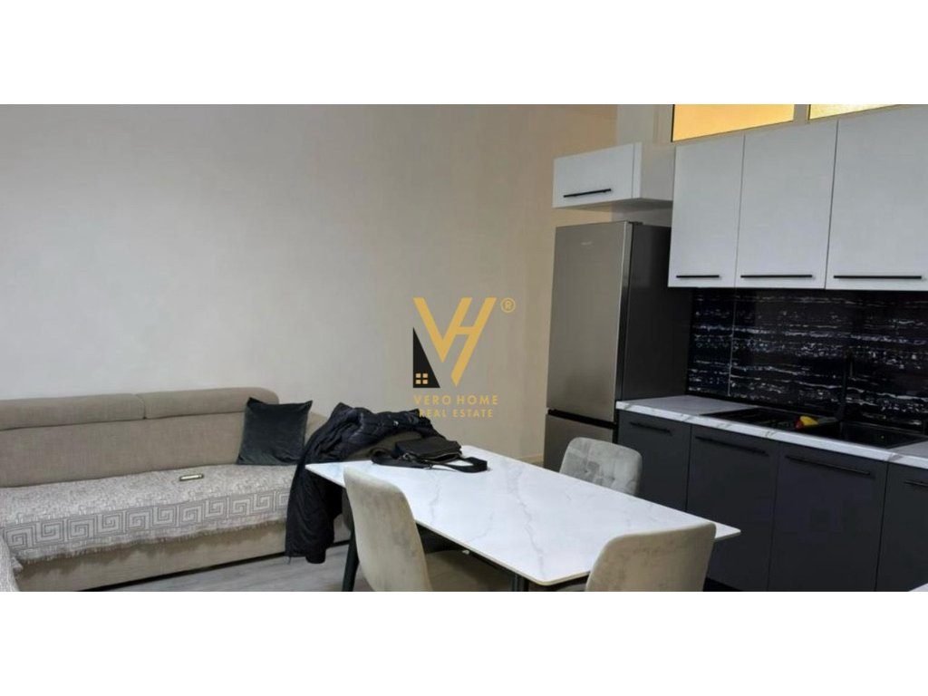 JEPET APARTAMENT 2+1+BLK ME QERA TE RRUGA 5 MAJI 700 EURO